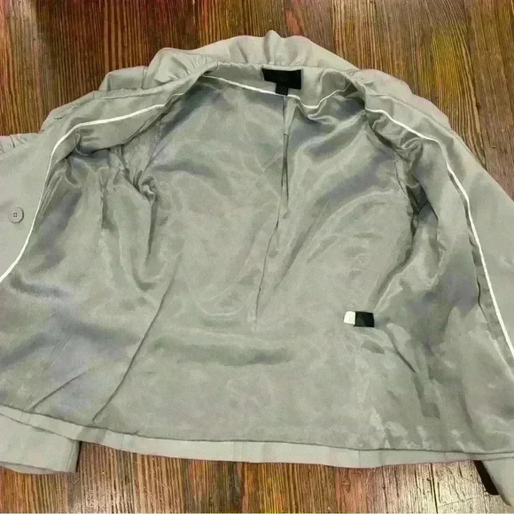 Banana Republic Women’s Ruffled  100% wool Blazer Sz 2 - Picture 5 of 5